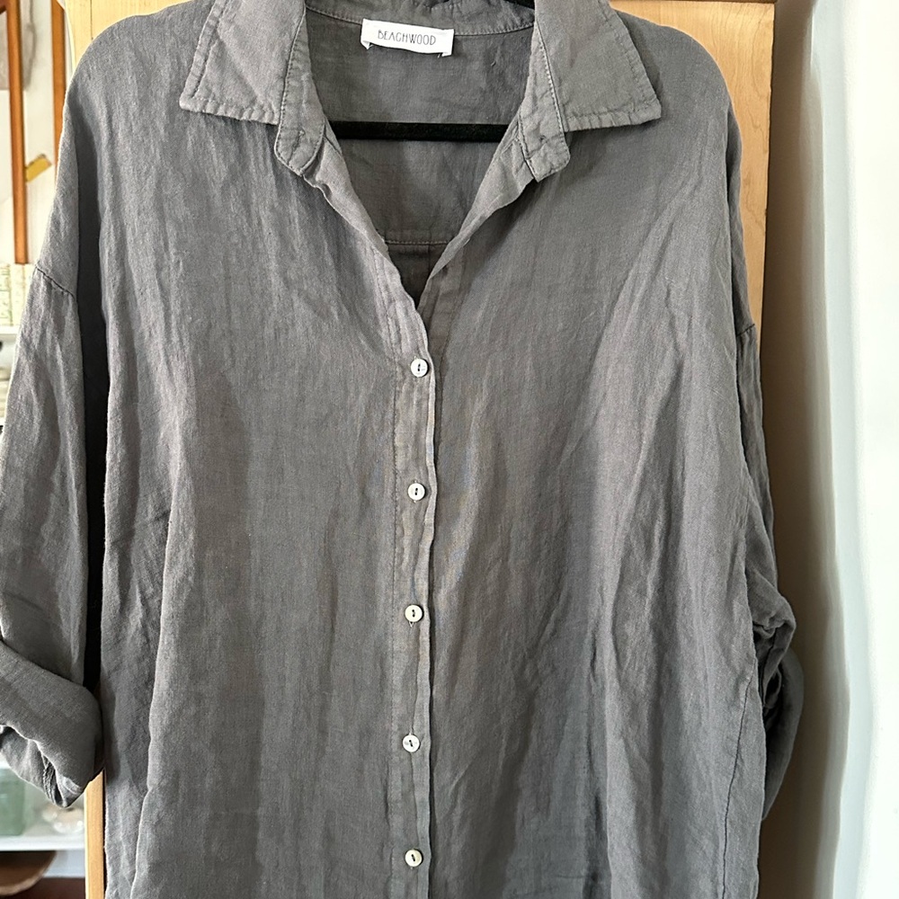Beachwood Baby Women's Gray Linen Button Down Shirt